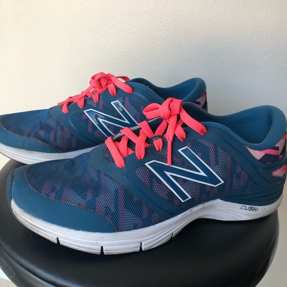 new balance 711v2 graphic trainer